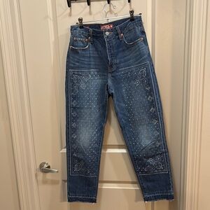 Lucky Brand Legend Drew Mom Jean- Button Fly- Crop 6/28
